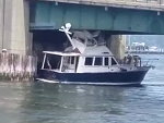 Boat Dumbarse Gets It Stuck Under A Bridge
