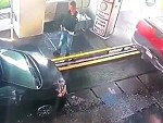 Carwash Worker Saves The Day
