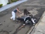 Flat-Out Refuses To Let The Thief Steal Her Bike
