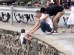 Idiots Getting A Cool Pic Of Their Kid
