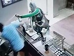 Woman Unsuccessfully Robs A Jeweller
